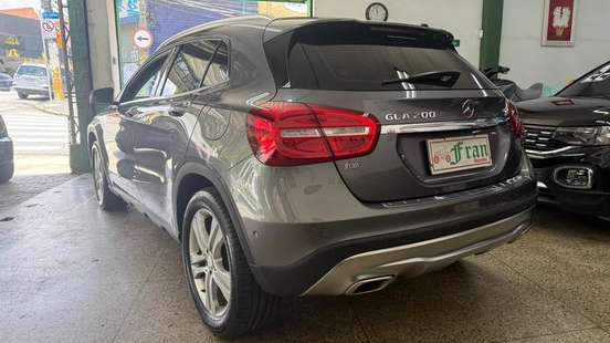 MERCEDES-BENZ-GLA 200-2017
