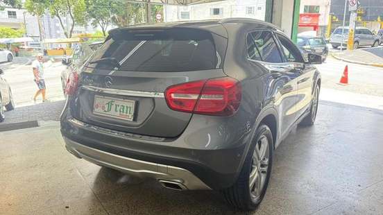 MERCEDES-BENZ-GLA 200-2017