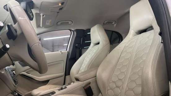 MERCEDES-BENZ-GLA 200-2017