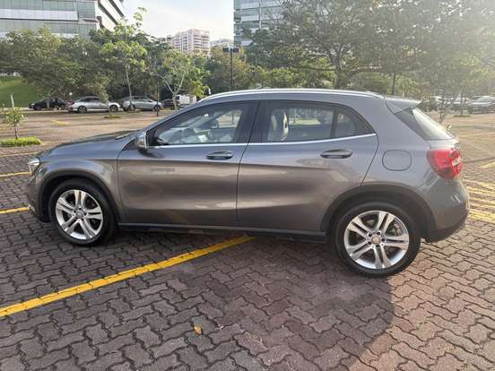 MERCEDES-BENZ-GLA 200-2016
