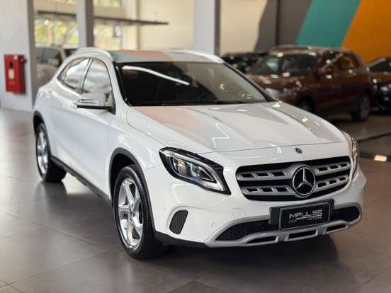 MERCEDES-BENZ-GLA 200-2018