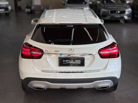 MERCEDES-BENZ-GLA 200-2018