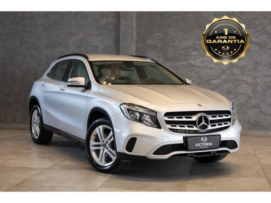 MERCEDES-BENZ GLA 200 1.6 CGI FLEX STYLE 7G-DCT