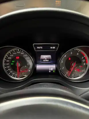 MERCEDES-BENZ-GLA 250-2.0 16V TURBO GASOLINA VISION 4P AUTOMÁTICO MERCEDES-BENZ-GLA 250-2015