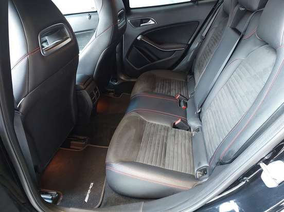 MERCEDES-BENZ-GLA 250-2020