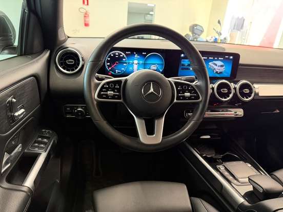 MERCEDES-BENZ-GLB 200-2021