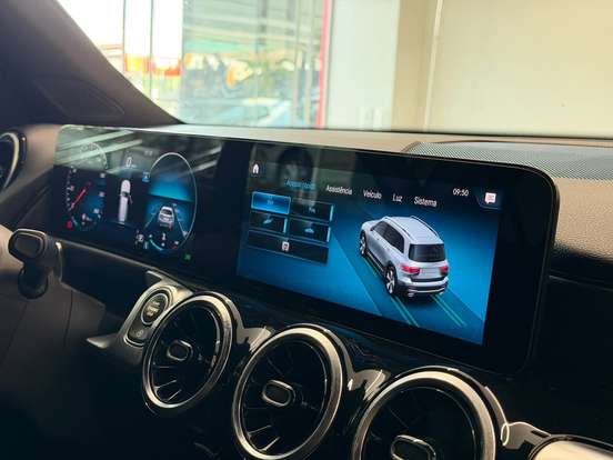 MERCEDES-BENZ-GLB 200-2021