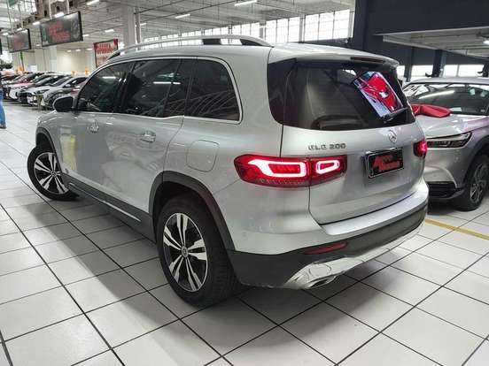 MERCEDES-BENZ-GLB 200-2021
