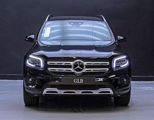 MERCEDES-BENZ-GLB 200-2023