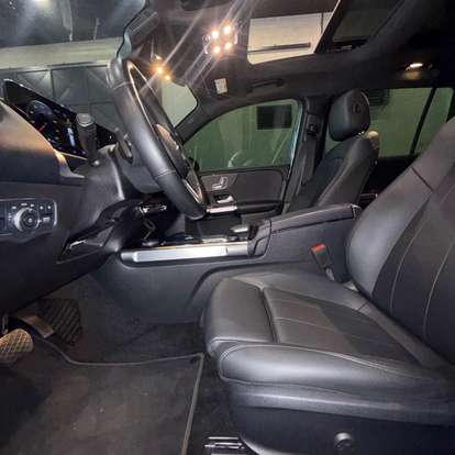 MERCEDES-BENZ-GLB 200-2021