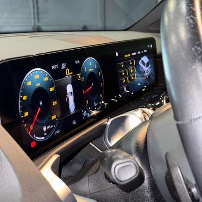 MERCEDES-BENZ-GLB 200-2021
