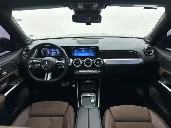 MERCEDES-BENZ-GLB 220-2025