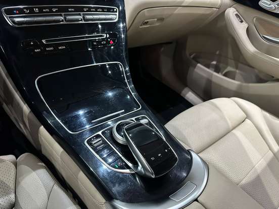MERCEDES-BENZ-GLC 250-2019