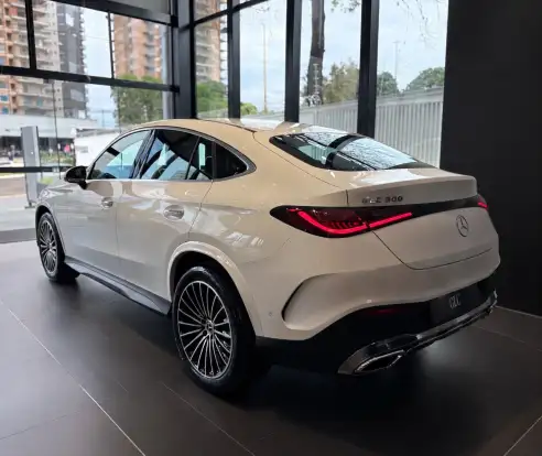 MERCEDES-BENZ-GLC 300-2026