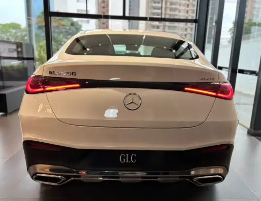 MERCEDES-BENZ-GLC 300-2026