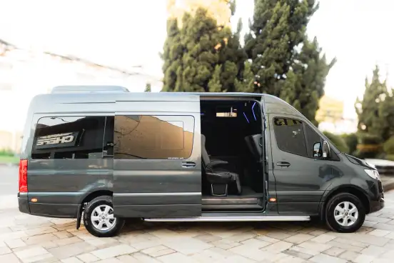 MERCEDES-BENZ-SPRINTER-2023