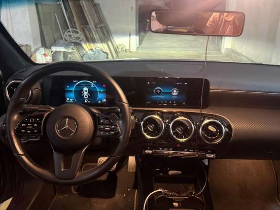 MERCEDES-BENZ-A 200-2020