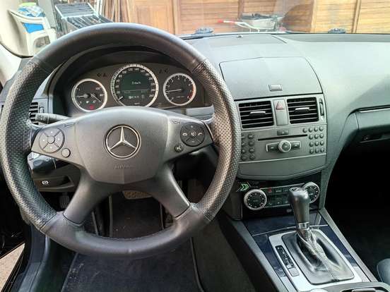 MERCEDES-BENZ-C 180-2011