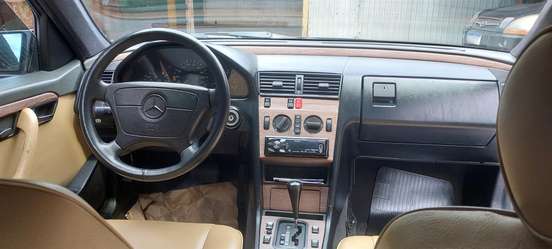 MERCEDES-BENZ-C 220-2.0 CLASSIC GASOLINA 4P AUTOMÁTICO MERCEDES-BENZ-C 220-1993
