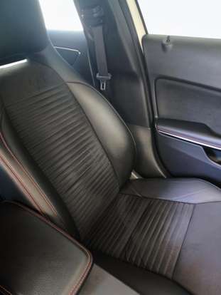 MERCEDES-BENZ-GLA 250-2015