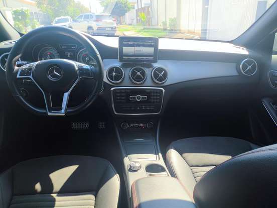 MERCEDES-BENZ-GLA 250-2.0 16V TURBO GASOLINA SPORT 4P AUTOMÁTICO MERCEDES-BENZ-GLA 250-2015