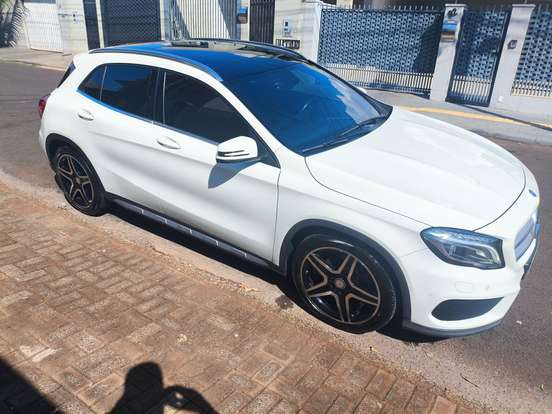 MERCEDES-BENZ-GLA 250-2.0 16V TURBO GASOLINA SPORT 4P AUTOMÁTICO MERCEDES-BENZ-GLA 250-2015
