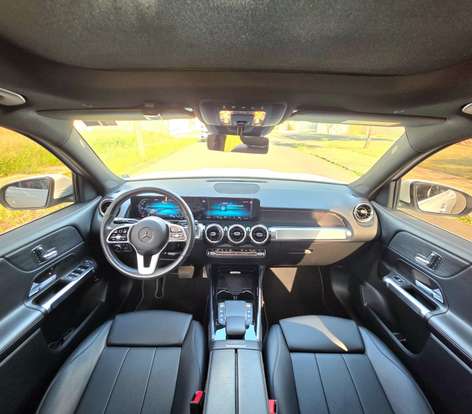 MERCEDES-BENZ-GLB 200-2021