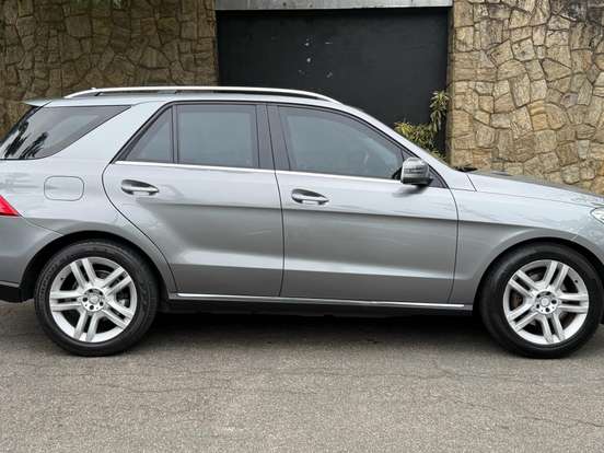 MERCEDES-BENZ-ML 350-3.5 BLUEEFFICIENCY SPORT 4X4 V6 GASOLINA 4P AUTOMÁTICO MERCEDES-BENZ-ML 350-2013