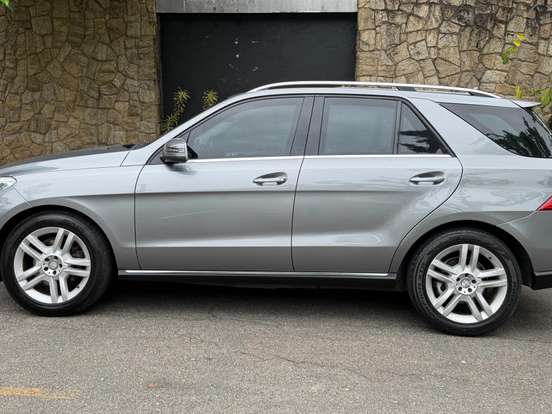 MERCEDES-BENZ-ML 350-3.5 BLUEEFFICIENCY SPORT 4X4 V6 GASOLINA 4P AUTOMÁTICO MERCEDES-BENZ-ML 350-2013