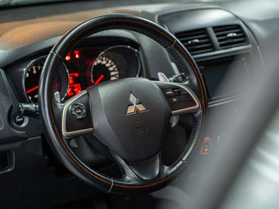MITSUBISHI-ASX-2015