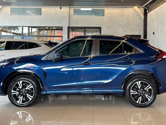 MITSUBISHI-ECLIPSE CROSS-1.5 MIVEC TURBO GASOLINA HPE-S CVT MITSUBISHI-ECLIPSE CROSS-2023