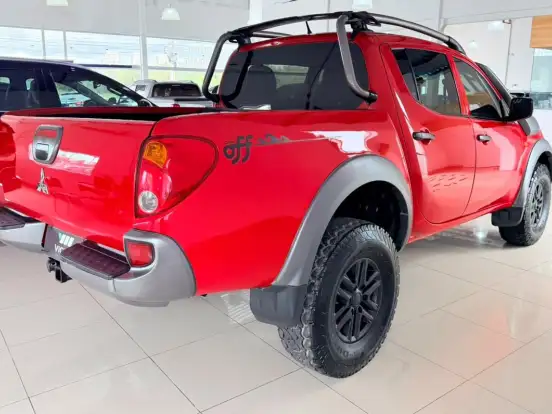 MITSUBISHI-L200 SAVANA-3.2 4X4 16V TURBO INTERCOOLER DIESEL 4P AUTOMÁTICO MITSUBISHI-L200 SAVANA-2016