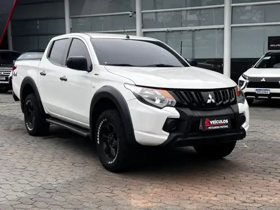 MITSUBISHI-L200 TRITON-2.4 16V TURBO DIESEL OUTDOOR GLS CD 4X4 AUTOMÁTICO MITSUBISHI-L200 TRITON-2021