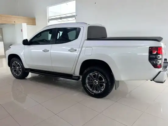 MITSUBISHI-L200 TRITON-2.4 16V TURBO DIESEL SPORT HPE-S CD 4P 4X4 AUTOMÁTICO MITSUBISHI-L200 TRITON-2020