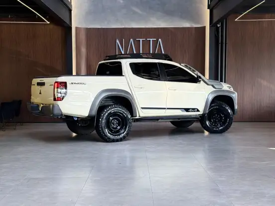 MITSUBISHI-L200 TRITON-2.4 16V TURBO DIESEL SPORT SAVANA CD 4P 4X4 AUTOMÁTICO MITSUBISHI-L200 TRITON-2023