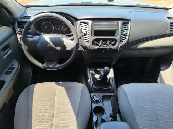 MITSUBISHI-L200 TRITON-2.4 16V TURBO DIESEL OUTDOOR GLX CD 4X4 MANUAL MITSUBISHI-L200 TRITON-2024