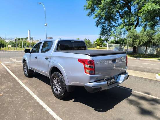 MITSUBISHI-L200 TRITON-2024