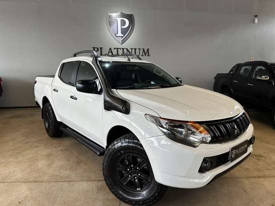 MITSUBISHI-L200 TRITON-2.4 16V TURBO DIESEL OUTDOOR GLX CD 4X4 MANUAL MITSUBISHI-L200 TRITON-2022