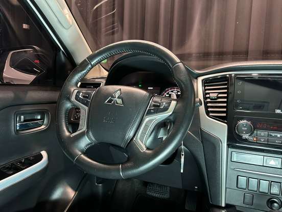 MITSUBISHI-L200 TRITON-2.4 16V TURBO DIESEL SPORT HPE CD 4P 4X4 AUTOMÁTICO MITSUBISHI-L200 TRITON-2021
