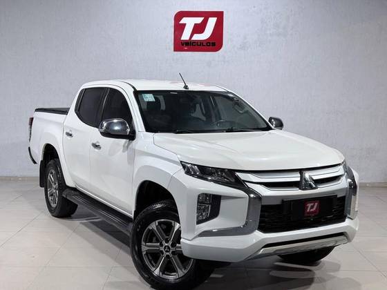 MITSUBISHI L200 TRITON 2.4 16V TURBO DIESEL SPORT HPE CD 4P 4X4 AUTOMÁTICO