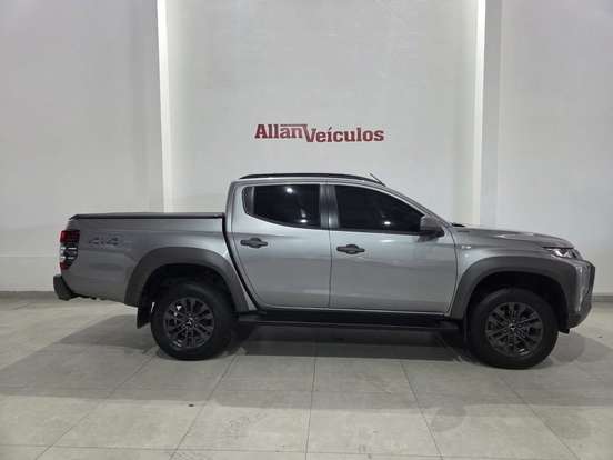 MITSUBISHI-L200 TRITON-2.4 16V TURBO DIESEL SPORT OUTDOOR GLS CD 4P 4X4 AUTOMÁTICO MITSUBISHI-L200 TRITON-2024