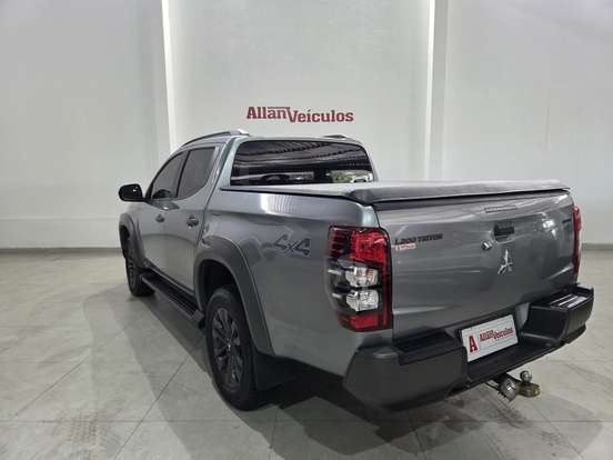 MITSUBISHI-L200 TRITON-2.4 16V TURBO DIESEL SPORT OUTDOOR GLS CD 4P 4X4 AUTOMÁTICO MITSUBISHI-L200 TRITON-2024