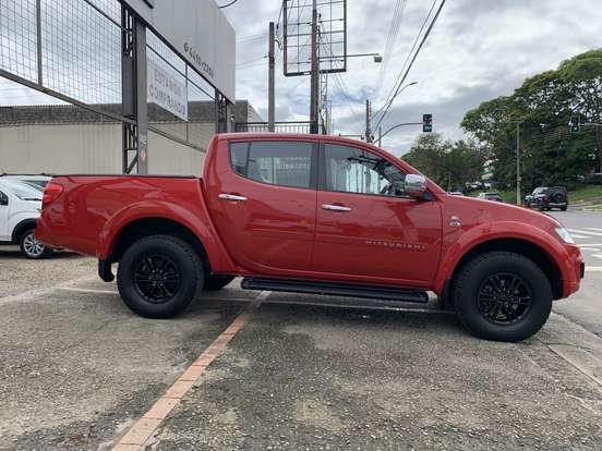 MITSUBISHI-L200 TRITON-3.2 HPE 4X4 CD 16V TURBO INTERCOOLER DIESEL 4P AUTOMÁTICO MITSUBISHI-L200 TRITON-2014