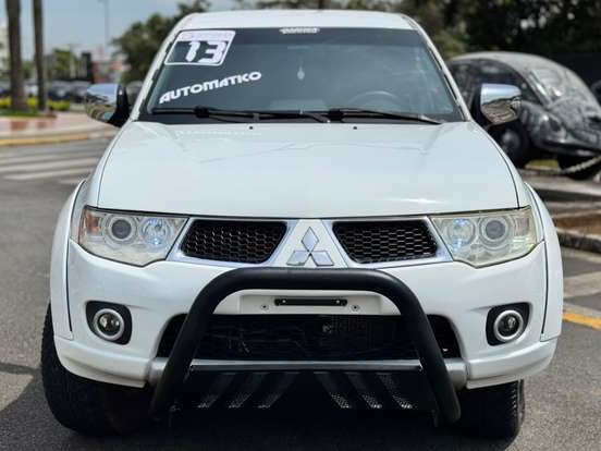 MITSUBISHI-L200 TRITON-3.5 HPE 4X4 CD V6 24V FLEX 4P AUTOMÁTICO MITSUBISHI-L200 TRITON-2013
