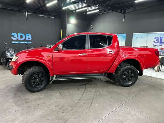 MITSUBISHI-L200 TRITON-3.5 HPE 4X4 CD V6 24V FLEX 4P AUTOMÁTICO MITSUBISHI-L200 TRITON-2012