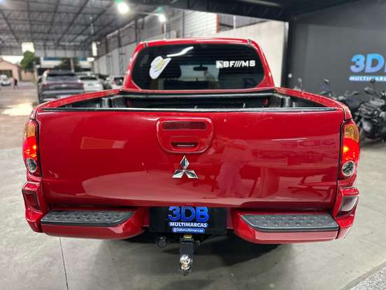 MITSUBISHI-L200 TRITON-3.5 HPE 4X4 CD V6 24V FLEX 4P AUTOMÁTICO MITSUBISHI-L200 TRITON-2012