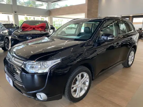MITSUBISHI-OUTLANDER-2.0 16V GASOLINA 4P AUTOMÁTICO MITSUBISHI-OUTLANDER-2014