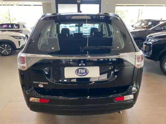 MITSUBISHI-OUTLANDER-2014