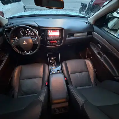 MITSUBISHI-OUTLANDER-2.2 MIVEC DI-D DIESEL HPE-S AWD AUTOMÁTICO MITSUBISHI-OUTLANDER-2018