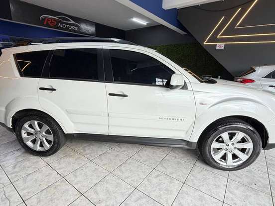 MITSUBISHI-OUTLANDER-2.0 16V GASOLINA 4P AUTOMÁTICO MITSUBISHI-OUTLANDER-2012